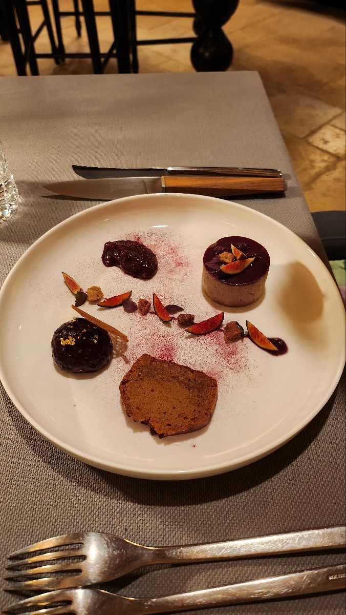 Semi-cooked Duck Foie Gras, Fig & Four Spices Variation